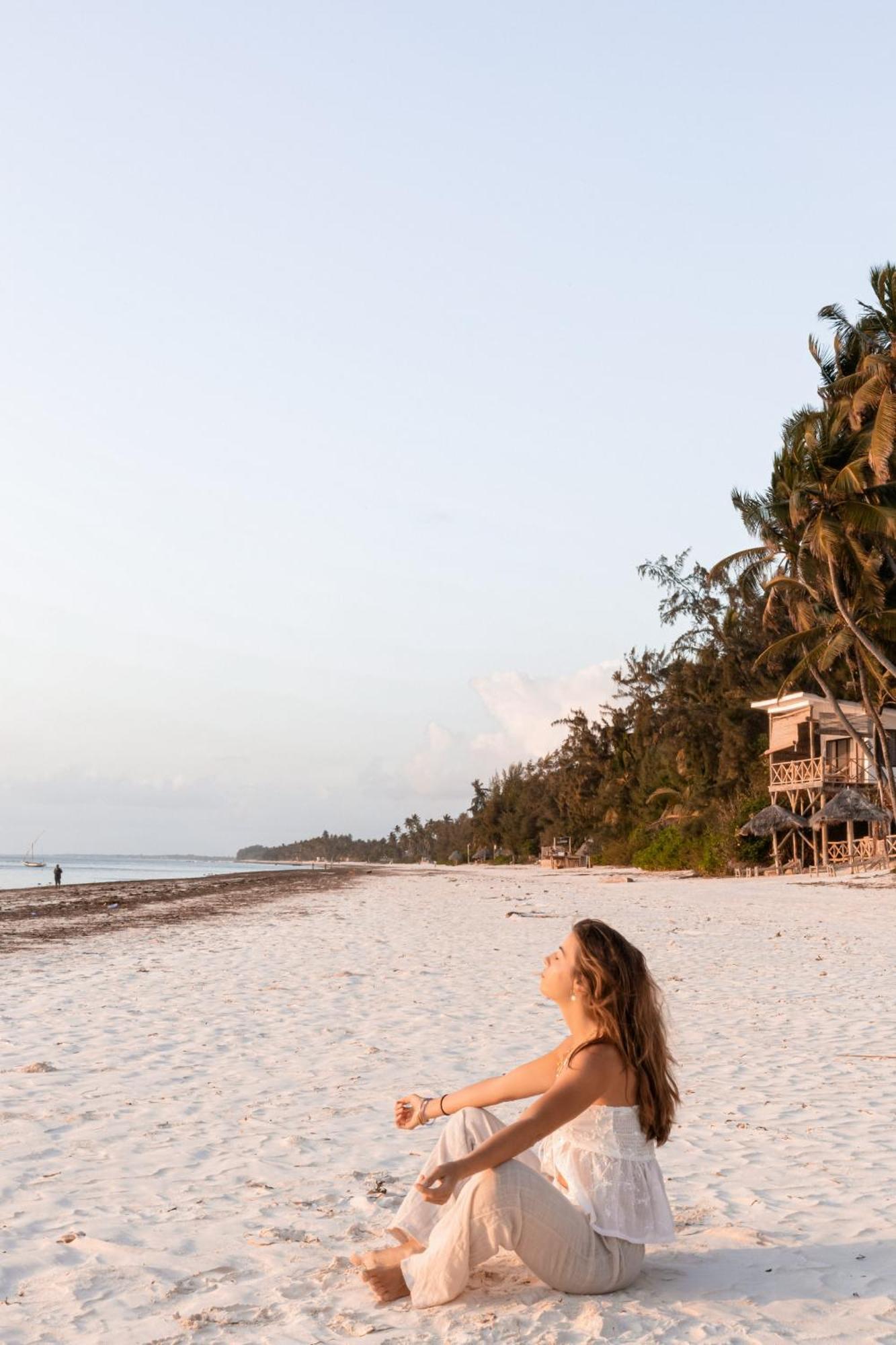 Pili Pili Orient Beach Resort Bwejuu Exterior foto